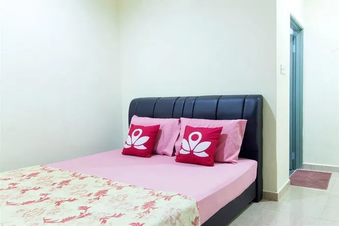 ZEN Rooms Basic Kampung Guest House - Image 1