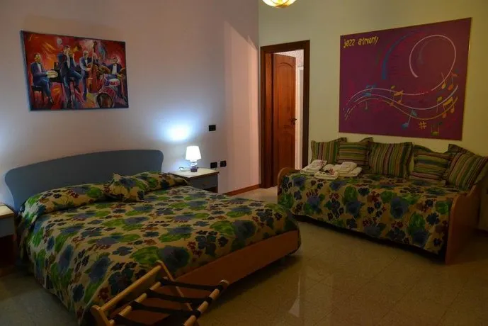 Art & Music B&B - Image 1