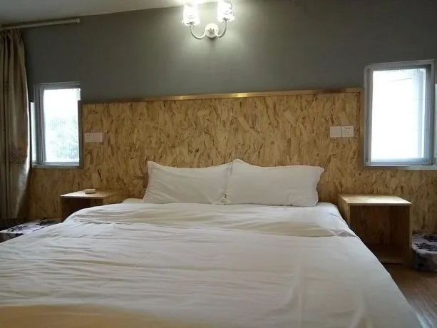 Xi Chang Blooming Azalea Hostel - Image 1