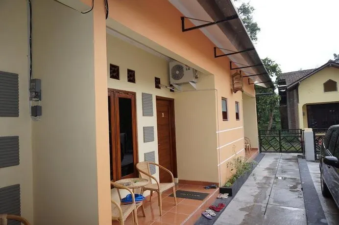 Qq Guesthouse - Image 1