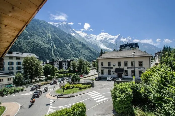 Vera Chamonix-Mont-Blanc - Image 1