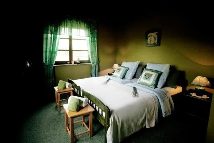 LOO Guesthouse - Image 1