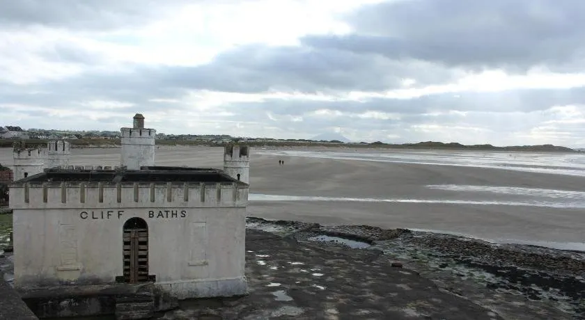 The Beach House - Image 1