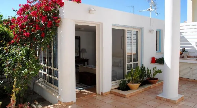 Sunny Garden Studio - Image 1