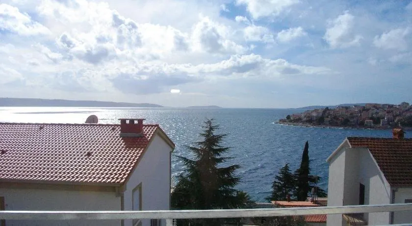 Luna Apartments - Image 1