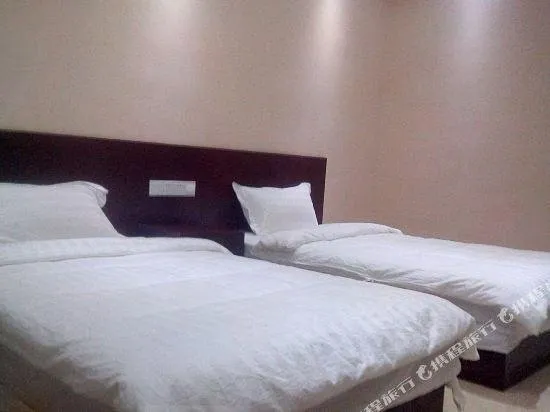 XINSHENG HOTEL - Image 1