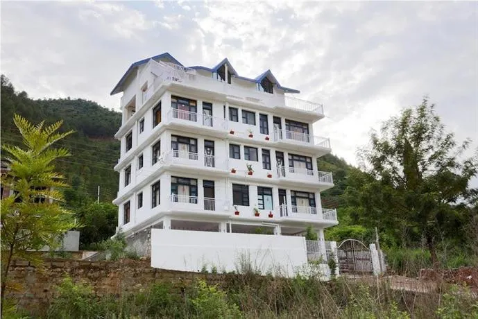 47 Hill - Image 1