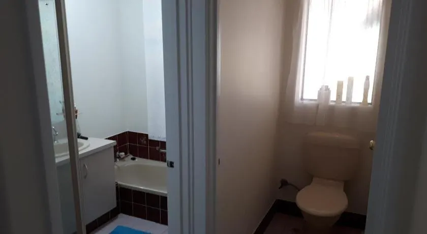 Comfortable Secure Homeshare - Image 1