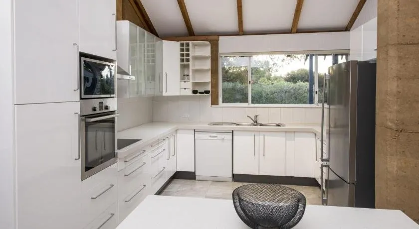 EeBee House - Image 1