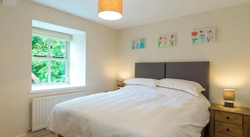 Grove Cottage - Image 1