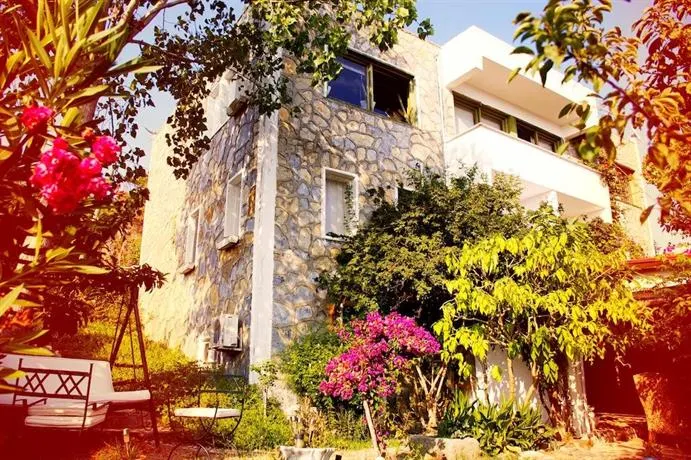 Dokuzceyrek Hotel - Image 1