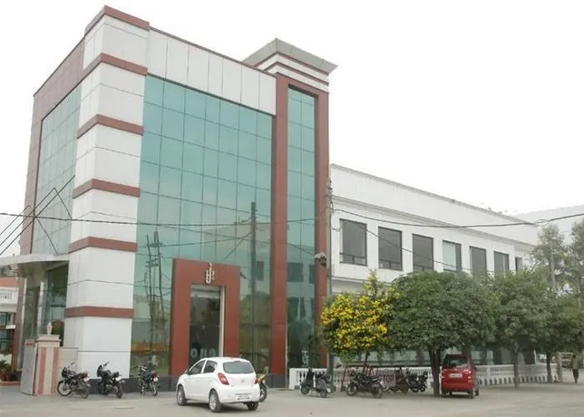 Jyoti Hotel & Restaurant - Image 1