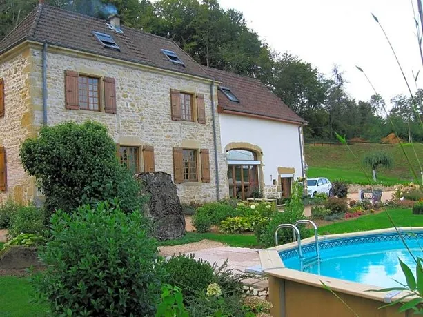 Maison Les Carrieres - Image 1