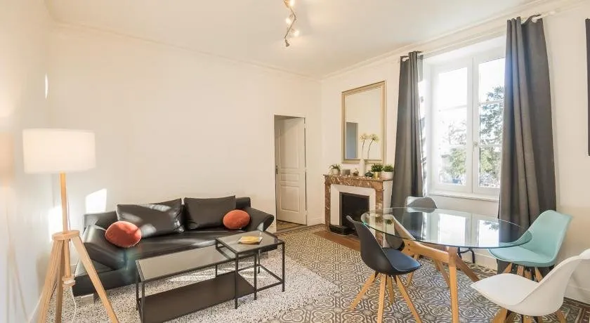 Cosy 3 room flat in a residential district of Macon - Image 1