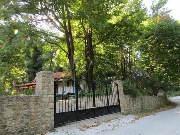 Paliouria Hotel - Image 1