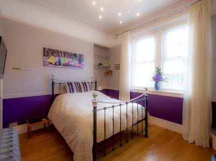 King William The Fourth Guest House - Image 1