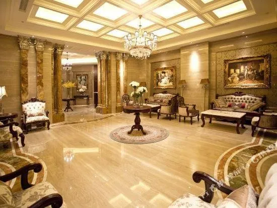 VERSAILLES HOTEL - Image 1