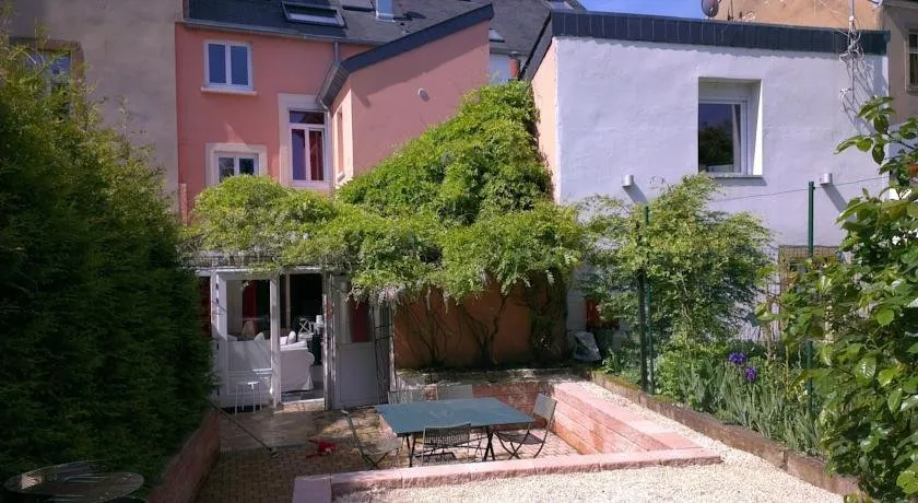 Kalmas Guest house - Image 1