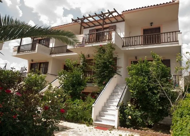 Morfoula Hotel - Image 1