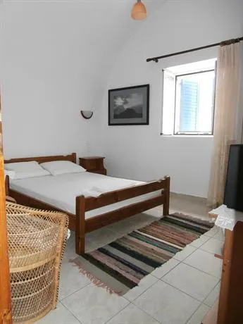 Volta Rooms - Image 1
