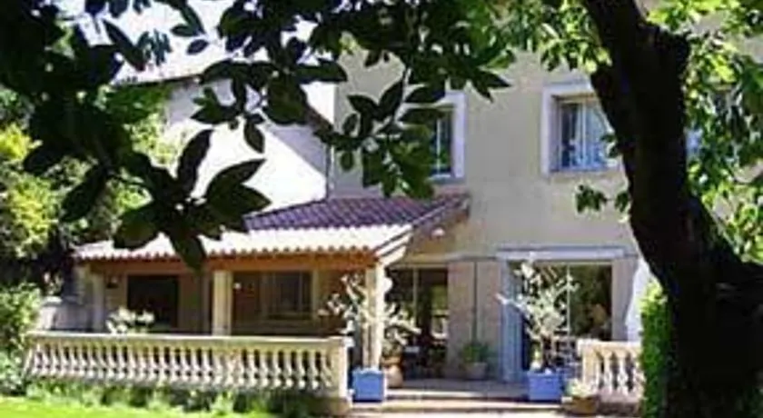 Caza Sereyna - Image 1