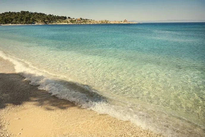 Dalmacija Sunny Hotel by Valamar - Image 1