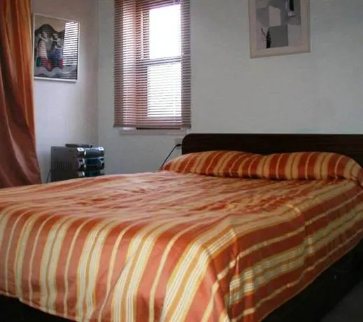 Zimmer Barzilay - Image 1