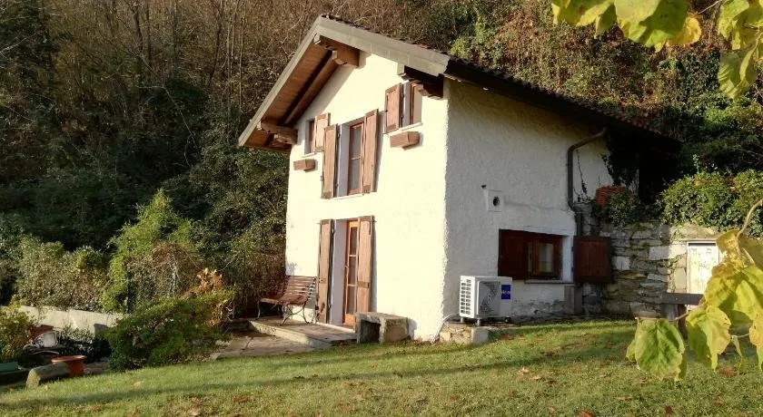 Romantica casetta nel verde con vista sul lago - Image 1