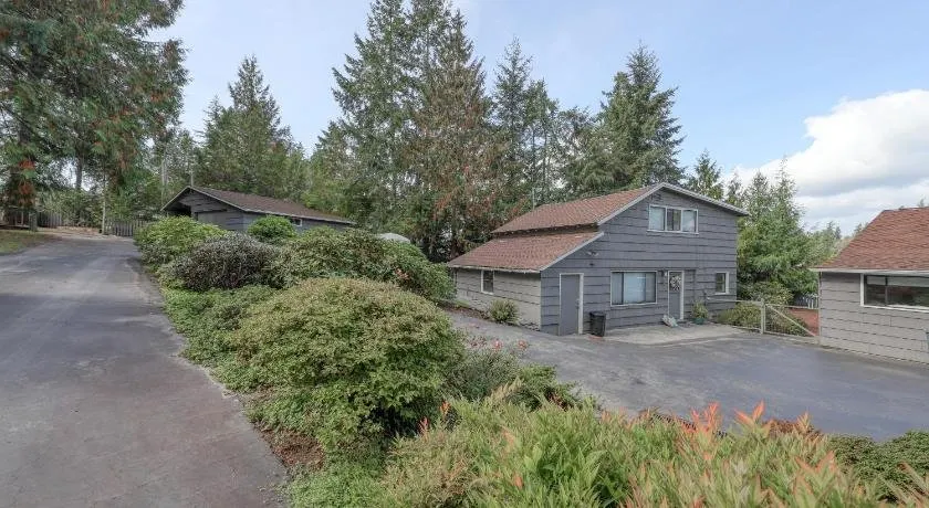 The Tides Retreat - Image 1