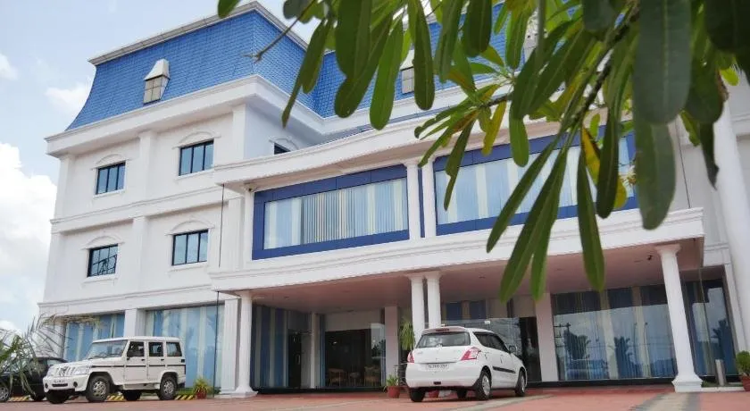 Hotel Karthika Residency - Image 1