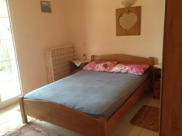 Guesthouse Kastanias - Image 1