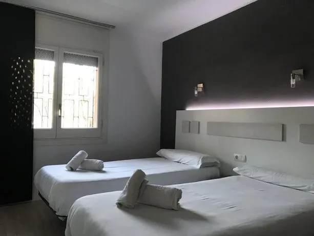 Apartamento con terraza en la playa de La Fosca - Image 1