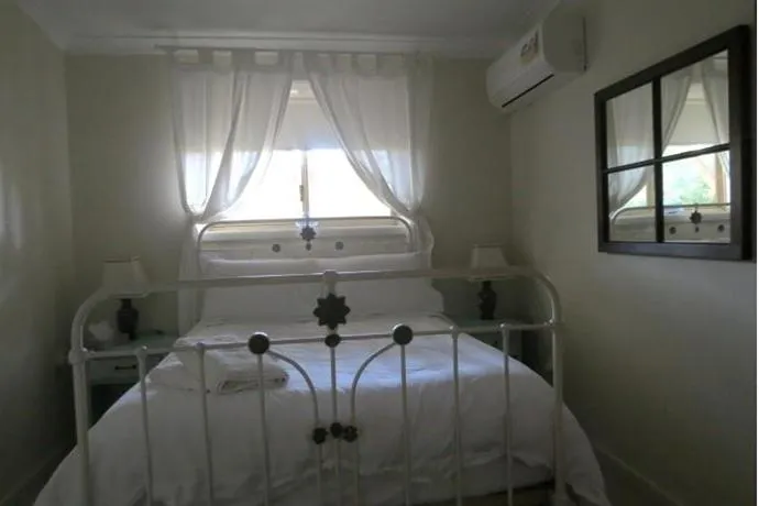 Bentwood Olive Grove Accommodation & Function Centre - Image 1