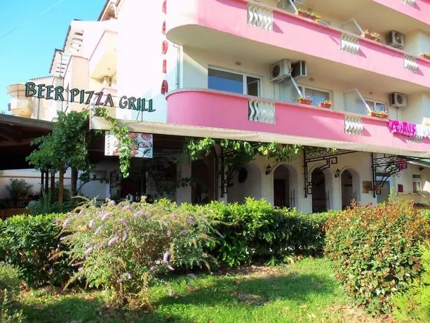 Family Hotel Arkadia - Image 1