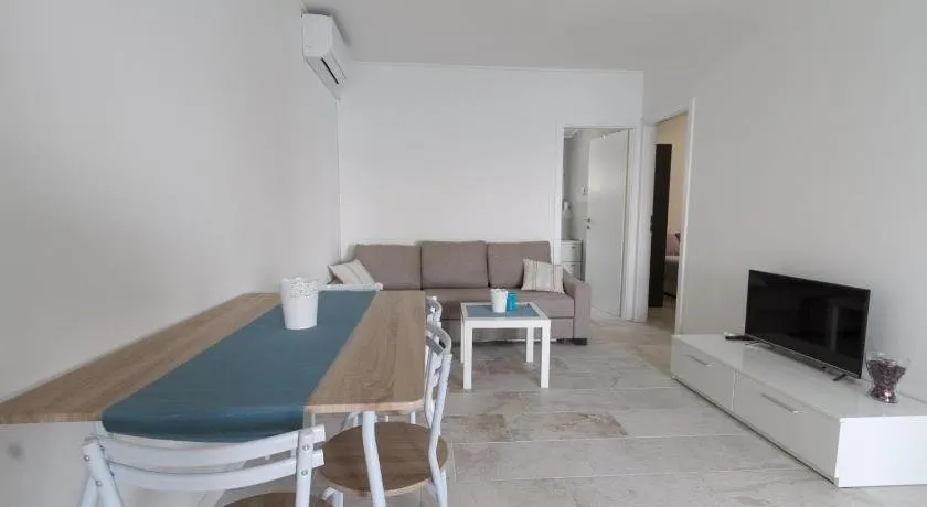 Apartment Tomo - Image 1