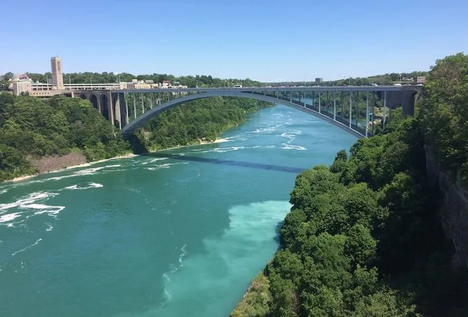 Four Points by Sheraton Niagara Falls Fallsview - Image 1