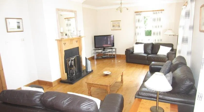 Kenmore Villa - Image 1