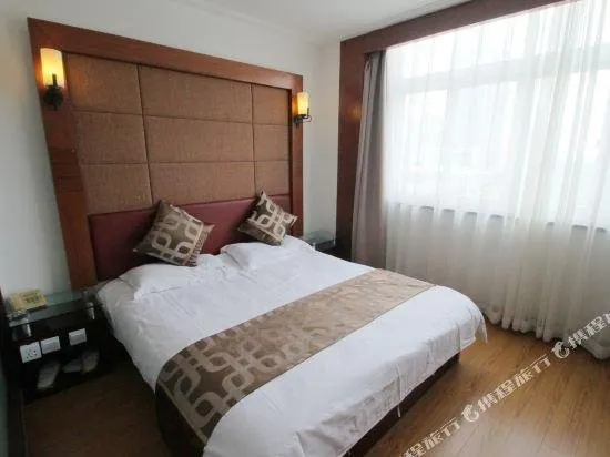Huaren Hotel (Shanghai Wujiaochang Metro Station) - Image 1