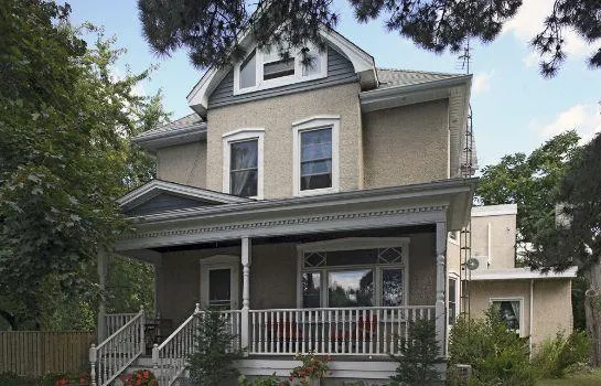 Black Walnut Manor - Image 1