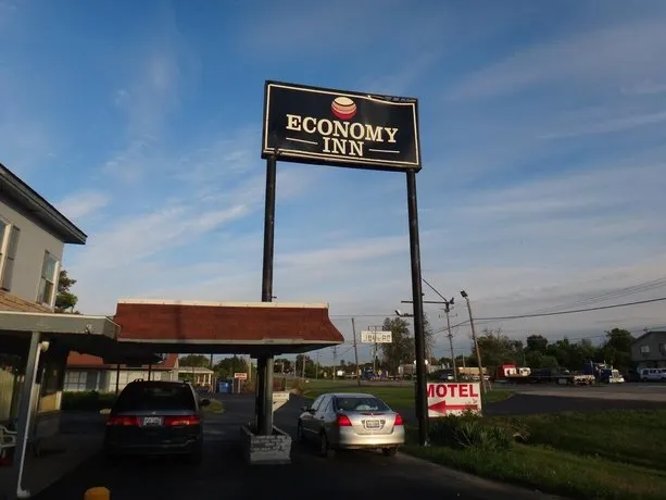 Economy Inn Granite City - Image 1
