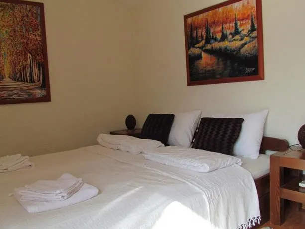 Maria Guest House - Image 1