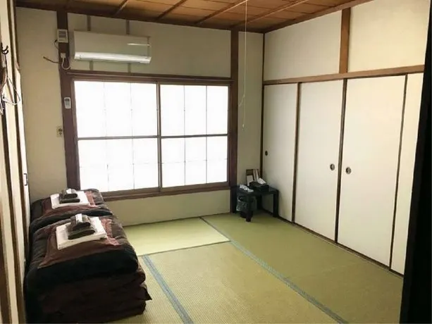 ゲストハウス尾道ポポー Guesthouse Onomichi Pawpaw - Image 1