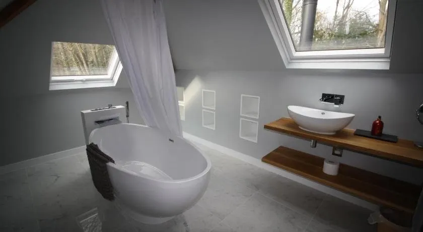 Ryefield Cottage - luxurious self-catered holiday cottage with a log burner - Image 1