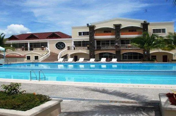 Macagang Hotel & Resort - Image 1