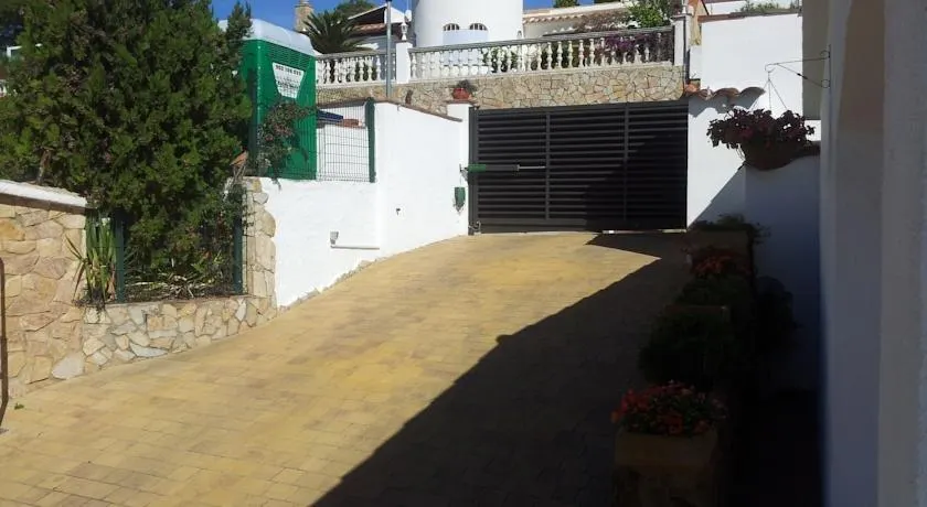 APARTAMENTS EL POBLET - Image 1