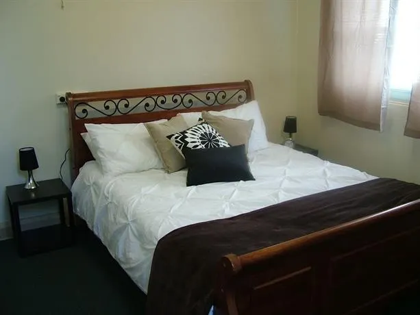 Bondi Gateway Hotel - Image 1