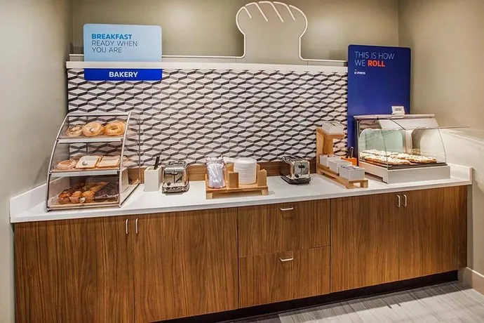 Holiday Inn Express Hotel & Suites Miami - Image 1