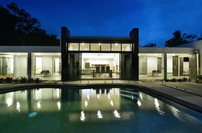 Andrews Port Douglas Holiday Home - Image 1