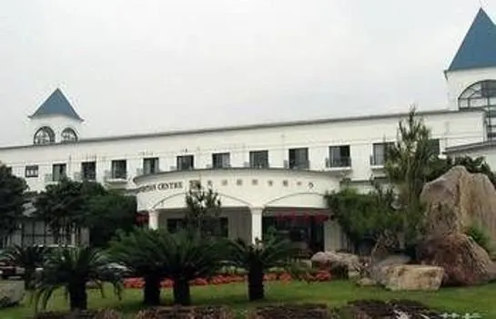 East Lake Hotel - Image 1