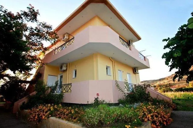 Akrogiali Apartments - Image 1